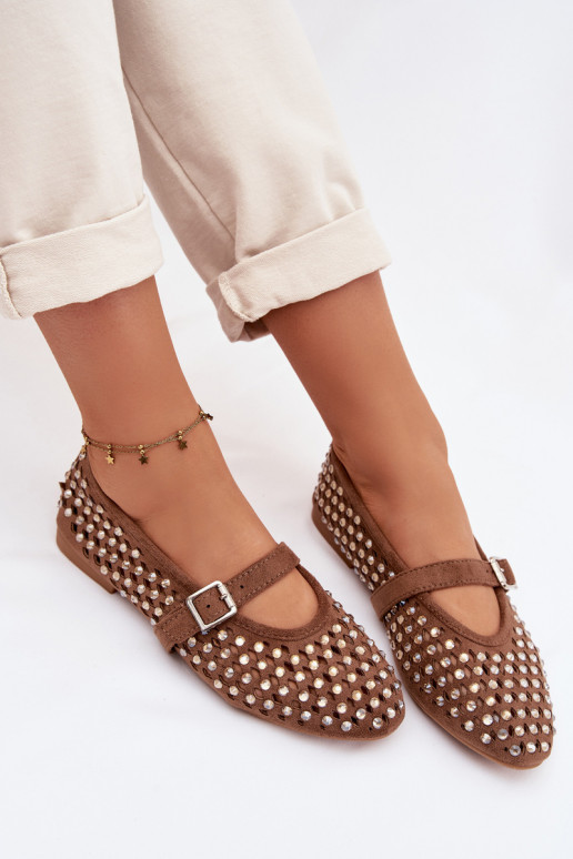 Braune Damen-Ballerinas mit Ausschnitt-Elementen und glänzenden Details Nilvessa