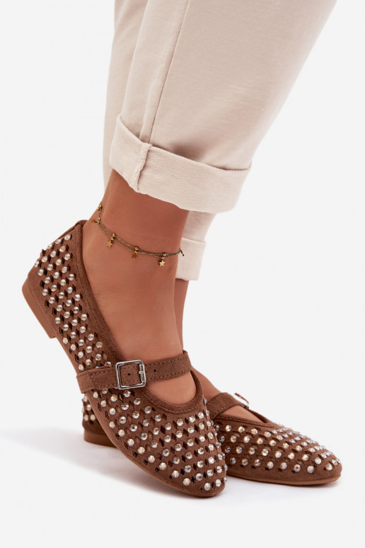 Braune Damen-Ballerinas mit Ausschnitt-Elementen und glänzenden Details Nilvessa
