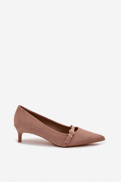 Sandfarbene Damen-Schuhe mit niedrigem Absatz und verzierten Absätzen Pirela