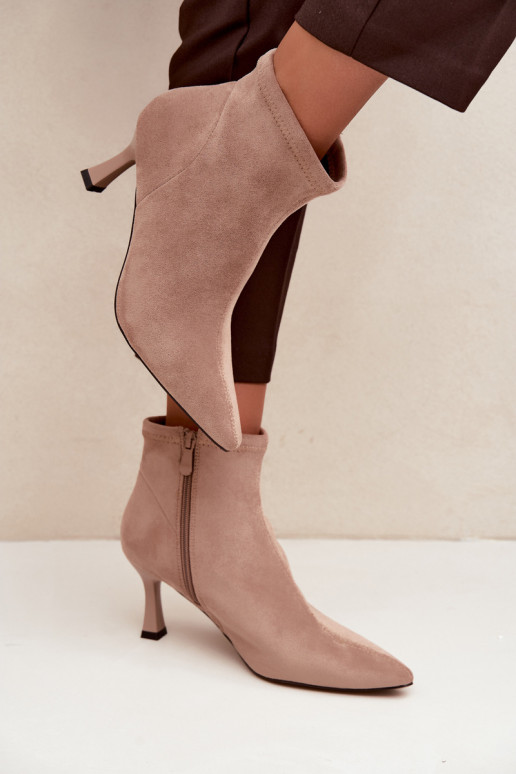 Damen Stiefeletten auf schmalem Absatz mit Nähten in Sandfarbe Clancy
