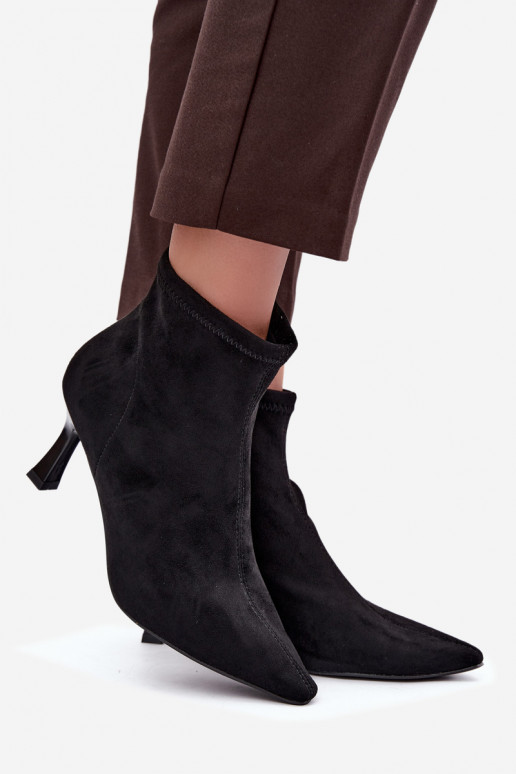 Damen Stiefeletten auf schmalem Absatz mit Nähten in schwarzer Farbe Clancy