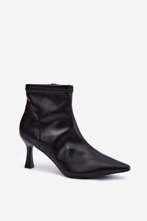 Damen Stiefeletten auf schmalem Absatz mit Nähten aus Kunstleder in schwarzer Farbe Clancy