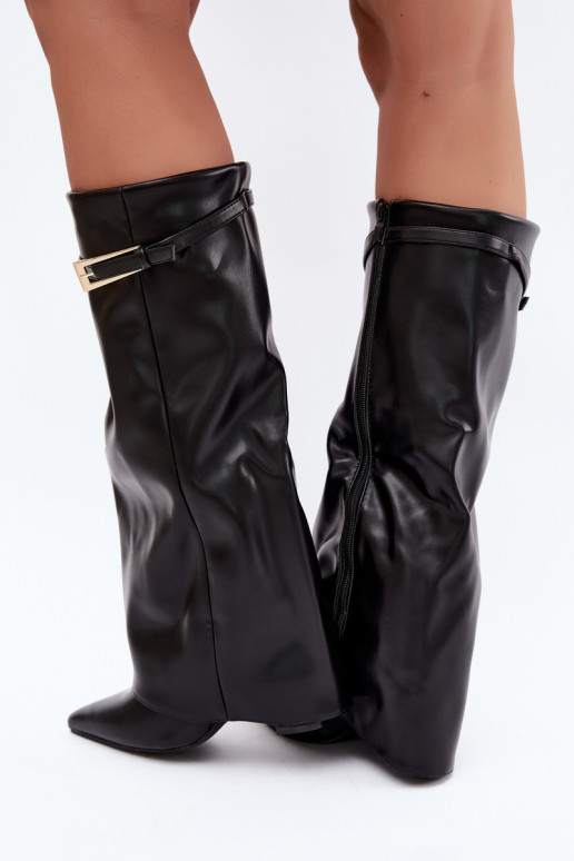 Lange Stiefel mit Absätzen und genähtem Schaft mit Schnallen in schwarzer Farbe Amrie