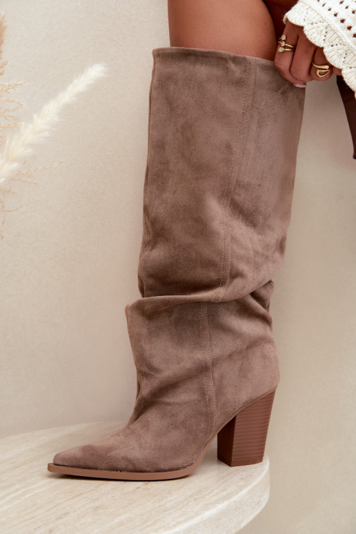 Chaki farbene Stiefeletten mit Absatz und Rüschen Jensy