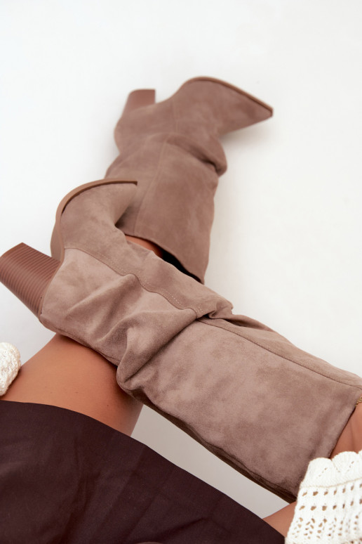 Chaki farbene Stiefeletten mit Absatz und Rüschen Jensy