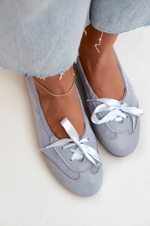 Blaue sportliche Ballerinas mit stilvollen Details Peonia