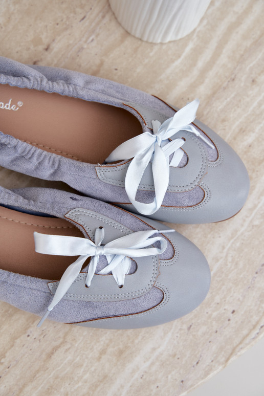 Blaue sportliche Ballerinas mit stilvollen Details Peonia