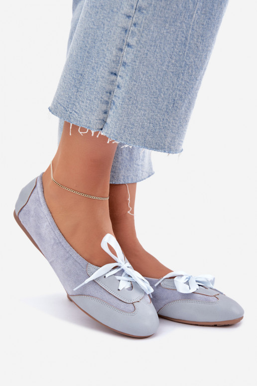 Blaue sportliche Ballerinas mit stilvollen Details Peonia