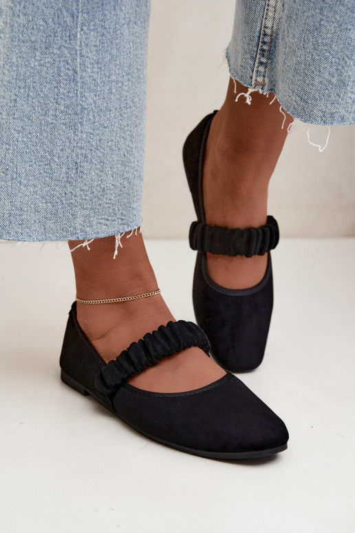 Schwarze Ballerinas mit geschnitzten Riemen Loreya