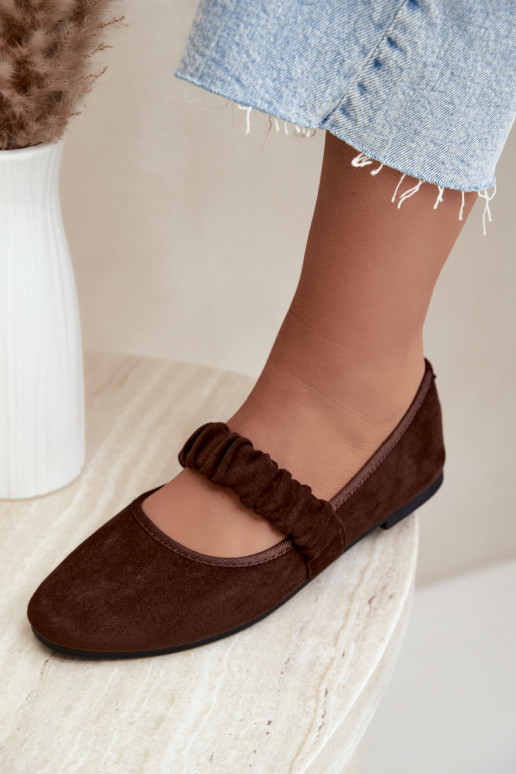 Schokoladen Ballerinas mit geschnitzten Riemen Loreya