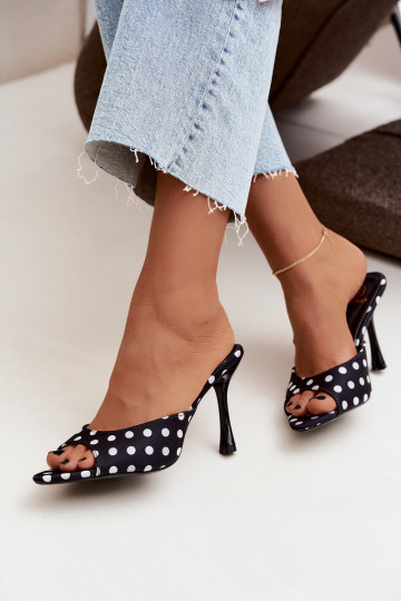 Schwarze Sandalen mit dünnen Absätzen und Punkten Pevra