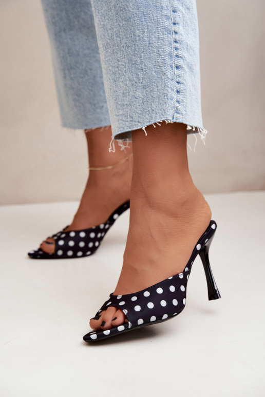 Schwarze Sandalen mit dünnen Absätzen und Punkten Pevra