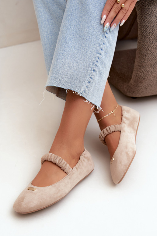 Sandalen mit dekorativen Details in Sandfarbe Brinelle