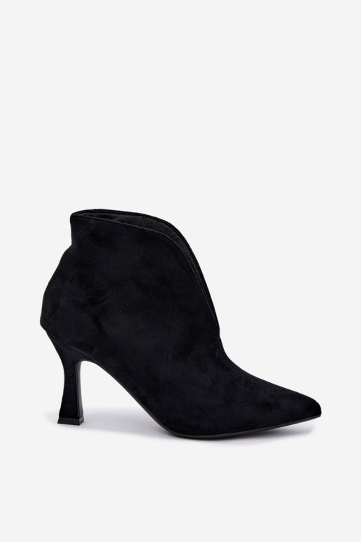 Damenstiefeletten mit Ausschnitten und Absätzen in Schwarz Jelya