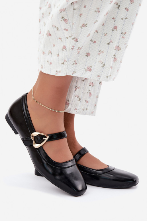Ballerinas mit Schnallen und Herzen in Schwarz Relsa