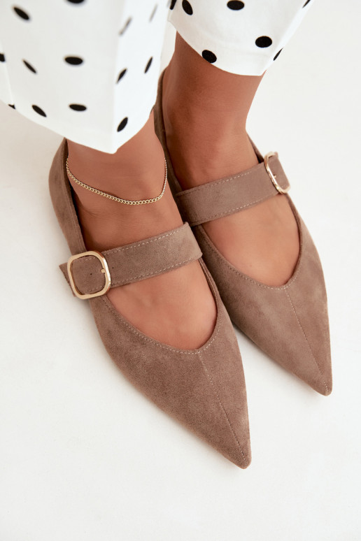 Damen-Ballerinas mit Riemen und Schnallen in sandfarbig Melby