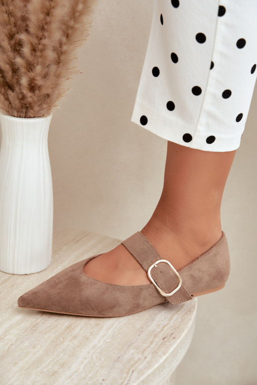 Damen-Ballerinas mit Riemen und Schnallen in sandfarbig Melby