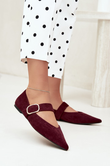 Damen-Ballerinas mit Riemen und Schnallen in bordeaux Melby