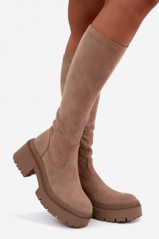 Damen kniehohe Stiefel mit Plateau in sandfarbener Ausführung Florinne
