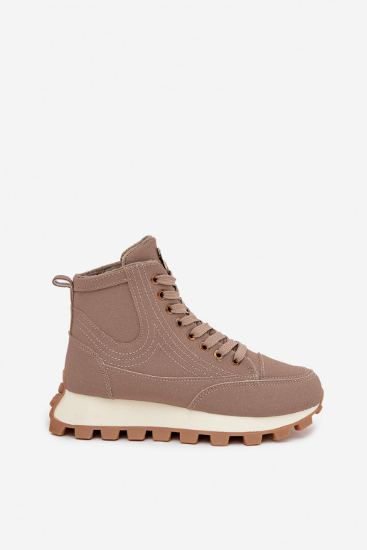 Isolierte Damen Schuhe auf Plattform Tai turirivira beige