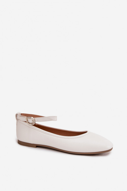 Weiße Ballerinas mit Riemen und Schnallen Janelor
