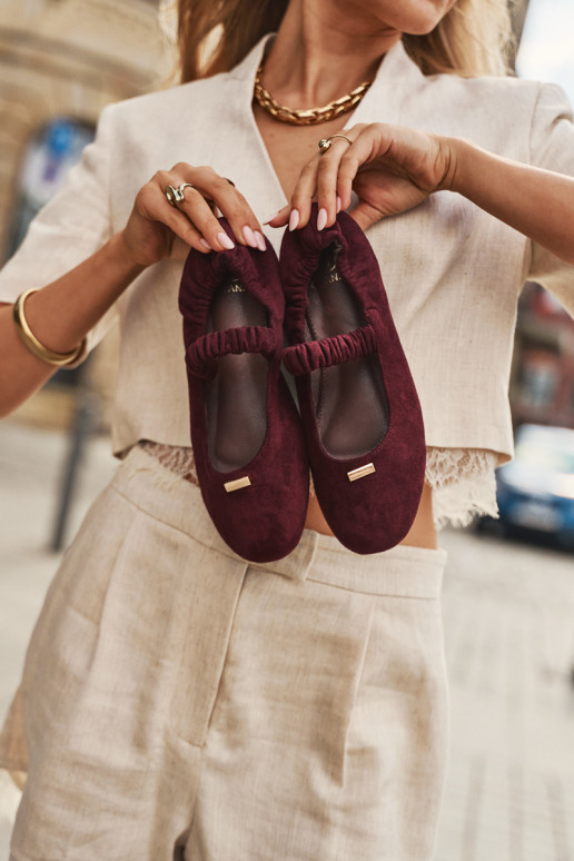 Bordeauxfarbene Sandalen mit dekorativen Details Brinelle