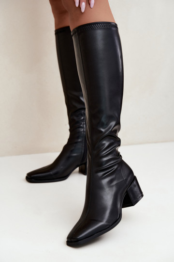 Damen kniehohe Stiefel mit Schnürschaft auf niedrigem Absatz aus Kunstveloursleder karamellfarben Gisellea 2