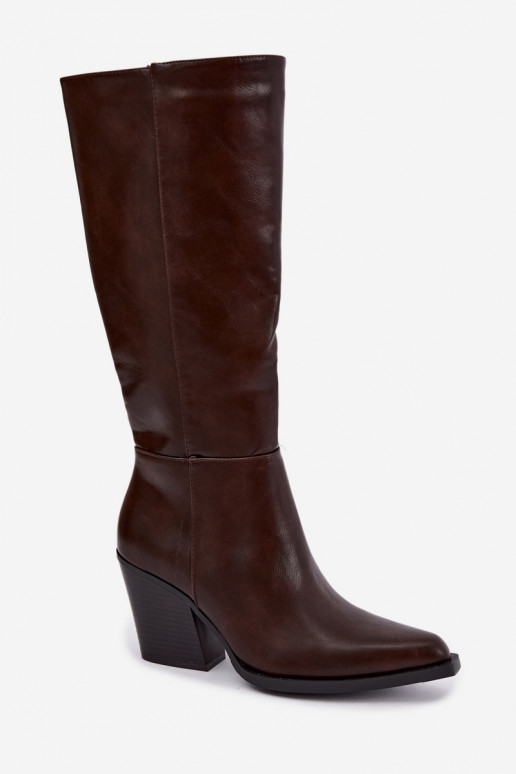 Damen kniehohe Stiefel mit Absatz isoliert karamellfarben Katelle