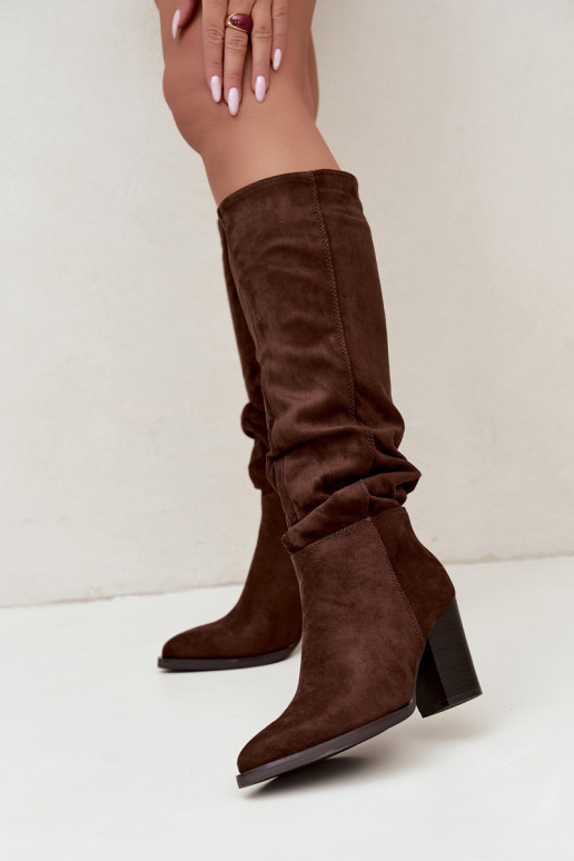 damen kniehohe Stiefel mit Absatz und gebogenem Schaft in braun Ismera