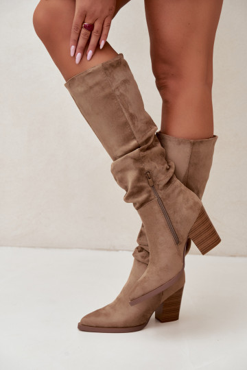 damen kniehohe Stiefel mit Absatz und gebogenem Schaft in sandfarben Ismera 2