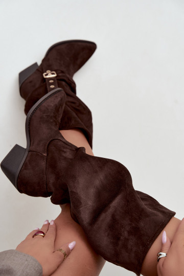 geknitterte Damen kniehohe Stiefel im Cowboy-Stil mit Riemen und Absätzen in CzekoladoĮe Adria 2