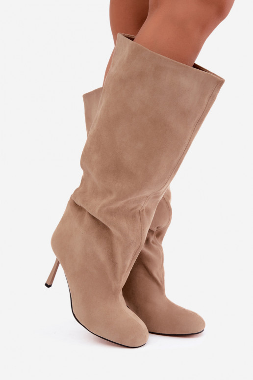 Damen kniehohe Stiefel zum Hineinschlüpfen mit dünnen Absätzen in Sand Caliya