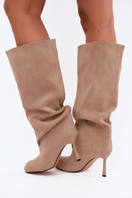 Damen kniehohe Stiefel zum Hineinschlüpfen mit dünnen Absätzen in Sand Caliya