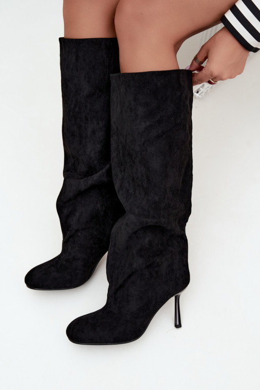 Damen kniehohe Stiefel zum Hineinschlüpfen mit dünnen Absätzen in schwarz Caliya