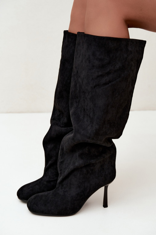Damen kniehohe Stiefel zum Hineinschlüpfen mit dünnen Absätzen in schwarz Caliya