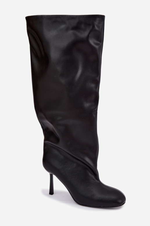 Damen kniehohe Stiefel zum Hineinschlüpfen mit schmalen Absätzen in Schwarz Caliya
