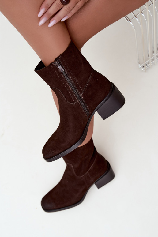 Damen Stiefeletten aus Kunstveloursleder mit Absatz in schokoladenfarbener Iveris