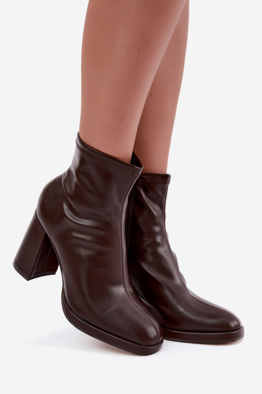 Damen Stiefeletten aus Kunstleder mit Absatz in schokoladenfarbener Karvella