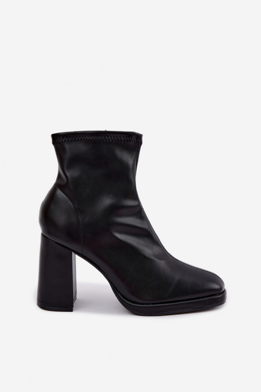 Damen Stiefeletten aus Kunstleder mit Absatz in schwarzer Karvella