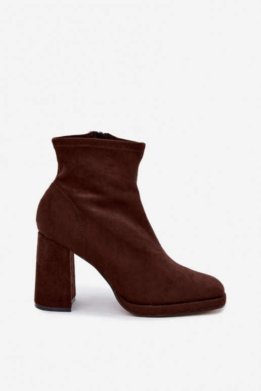 Damen Stiefeletten aus Kunstveloursleder mit Absatz in brauner Karvella