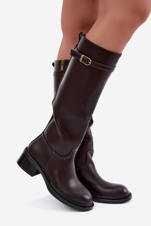 Damenstiefel mit niedrigem Absatz bis zum Knie mit Schnallen in Schokoladenfarbe Orlisa
