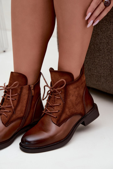 Ismerae braune Stiefeletten mit breiten Absätzen