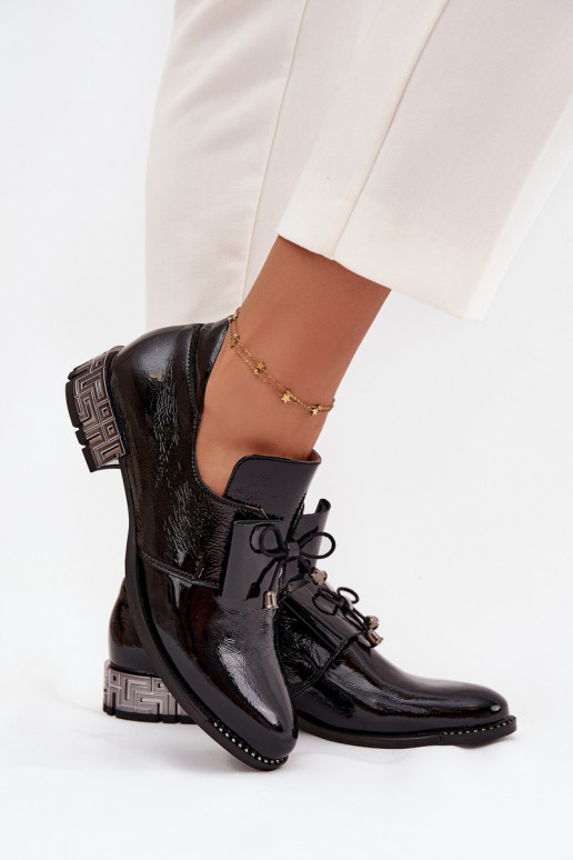 Schwarze lackierte Schuhe mit niedrigem Absatz und Schleifen Zazoo 1399