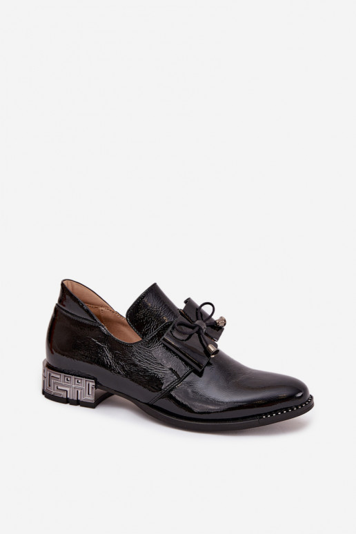 Schwarze lackierte Schuhe mit niedrigem Absatz und Schleifen Zazoo 1399