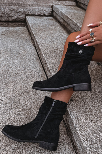 Wärmende Stiefeletten mit Rüschen und breiten Absätzen, schwarz