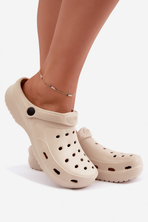 Aderis sandfarbene leichte Clogs
