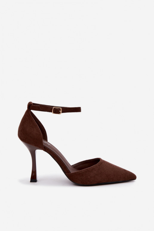 Faux-Suede-Schuhe mit Riemen in Schokoladenfarbe Ladessa