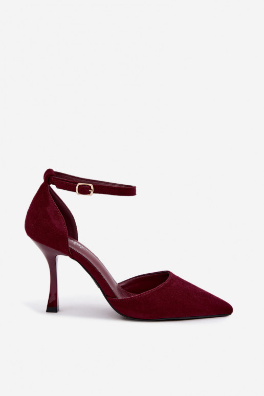 Faux-Suede-Schuhe mit Riemen in Bordeauxfarbe Ladessa