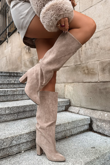 Schlüpfschuhe bis zum Knie mit Absätzen in Sandfarbe Emeline 2