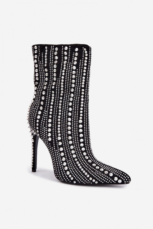 Wärmende Stiefeletten mit dünnen Absätzen, verziert mit Nieten, schwarz Delva